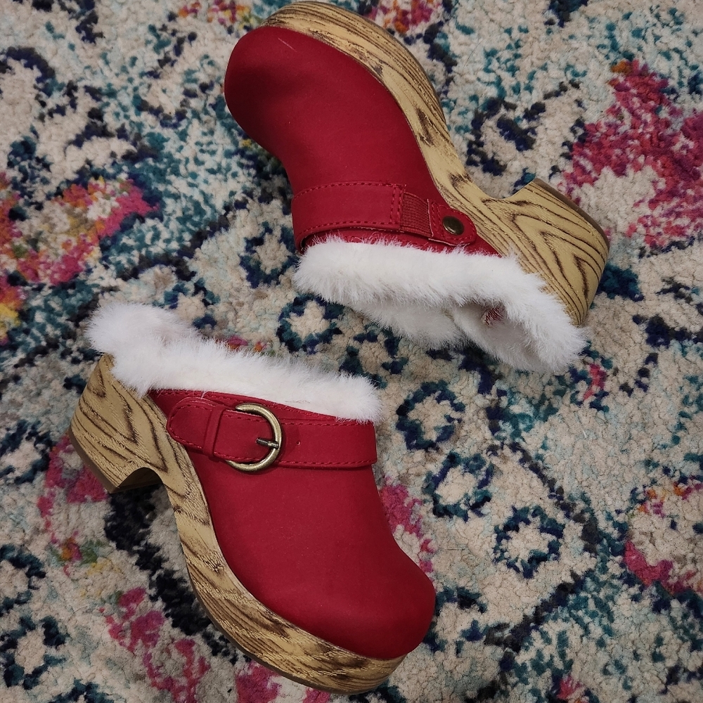 NWOT Gymboree Alpine Sweetie Faux Suede Clogs